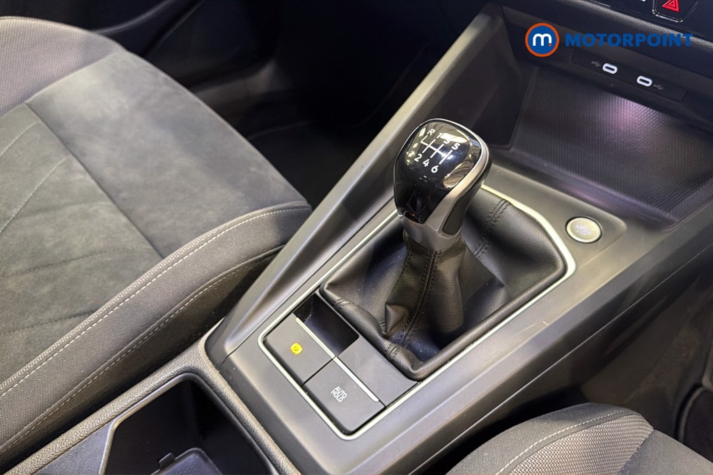 Volkswagen Golf Style Manual Petrol Hatchback - Stock Number (1645999) - 15th supplementary image