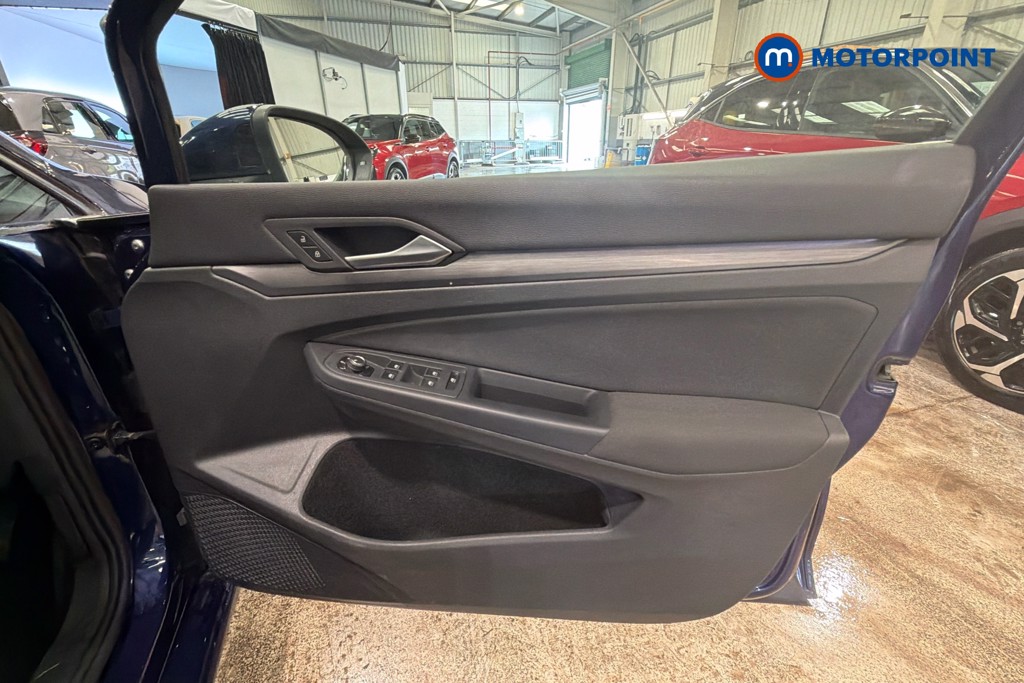 Volkswagen Golf Style Manual Petrol Hatchback - Stock Number (1645999) - 19th supplementary image