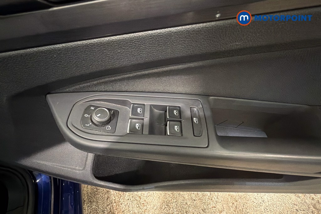 Volkswagen Golf Style Manual Petrol Hatchback - Stock Number (1645999) - 20th supplementary image