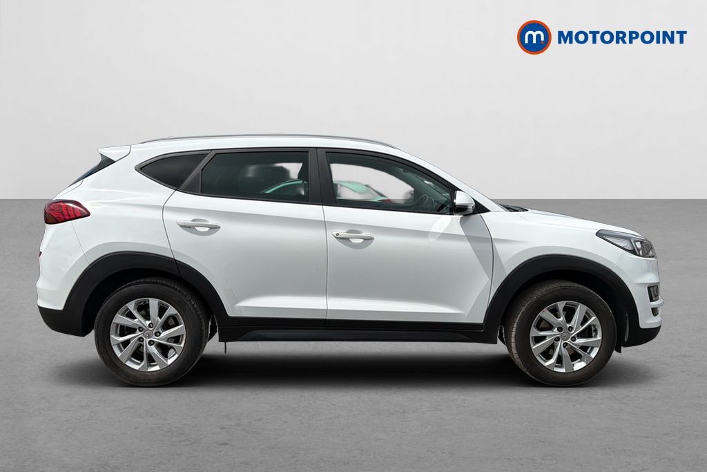 Hyundai Tucson Se Nav Manual Petrol SUV - Stock Number (1646379) - Passenger side