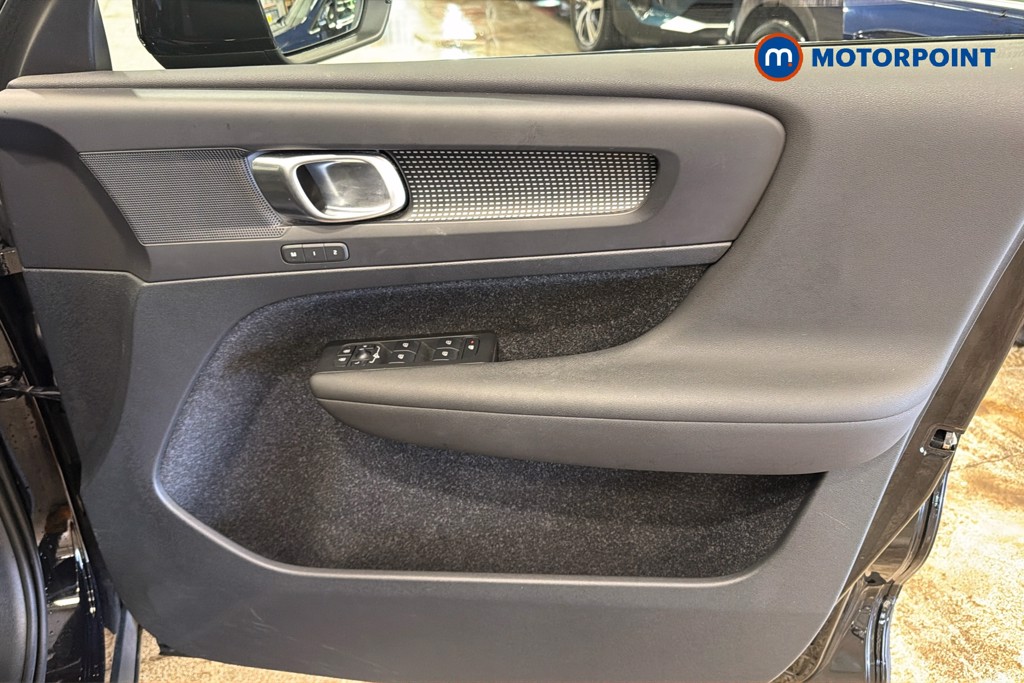 Volvo Xc40 R Design Pro Automatic Petrol SUV - Stock Number (1646791) - 19th supplementary image