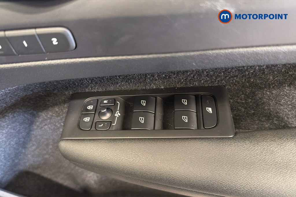 Volvo Xc40 R Design Pro Automatic Petrol SUV - Stock Number (1646791) - 20th supplementary image