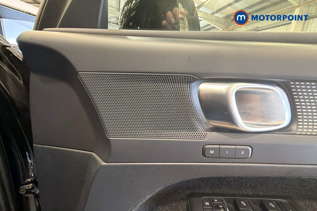 Volvo Xc40 R Design Pro Automatic Petrol SUV - Stock Number (1646791) - 21st supplementary image