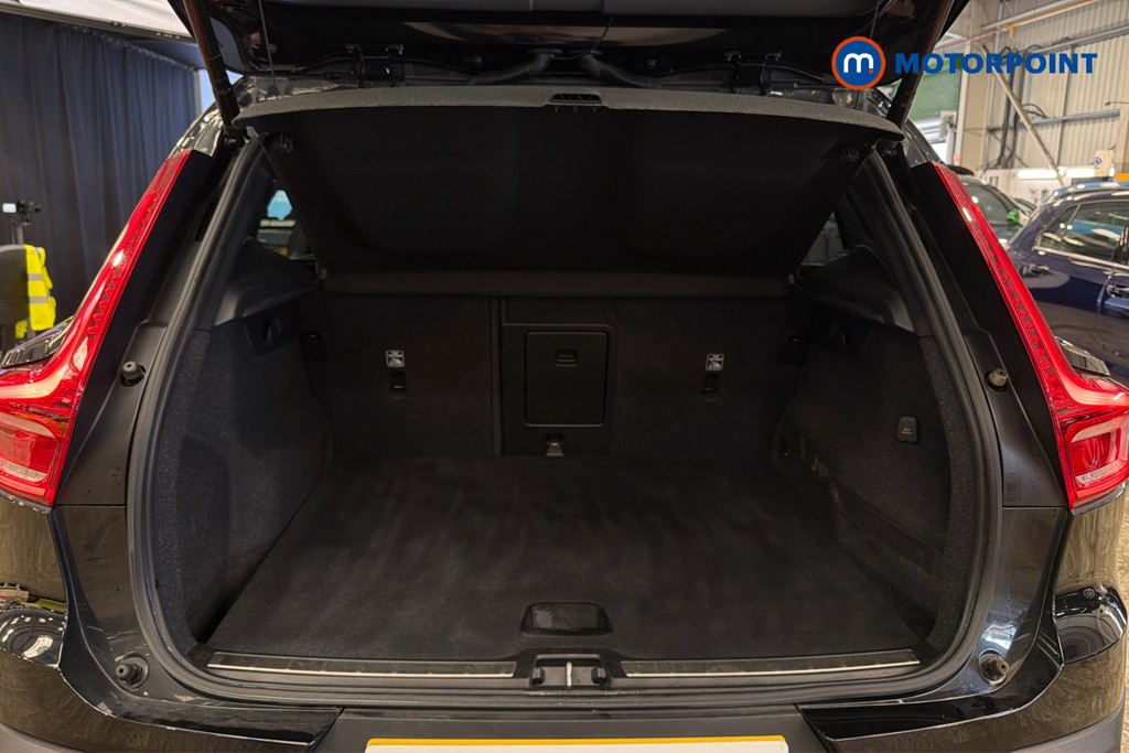 Volvo Xc40 R Design Pro Automatic Petrol SUV - Stock Number (1646791) - 33rd supplementary image