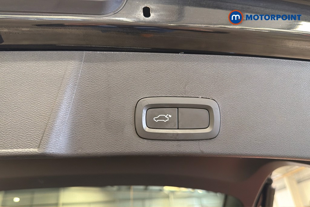 Volvo Xc40 R Design Pro Automatic Petrol SUV - Stock Number (1646791) - 35th supplementary image