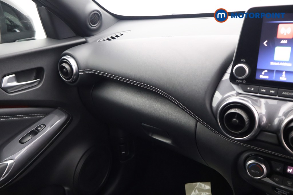 Nissan Juke Tekna Automatic Petrol SUV - Stock Number (1647558) - 9th supplementary image