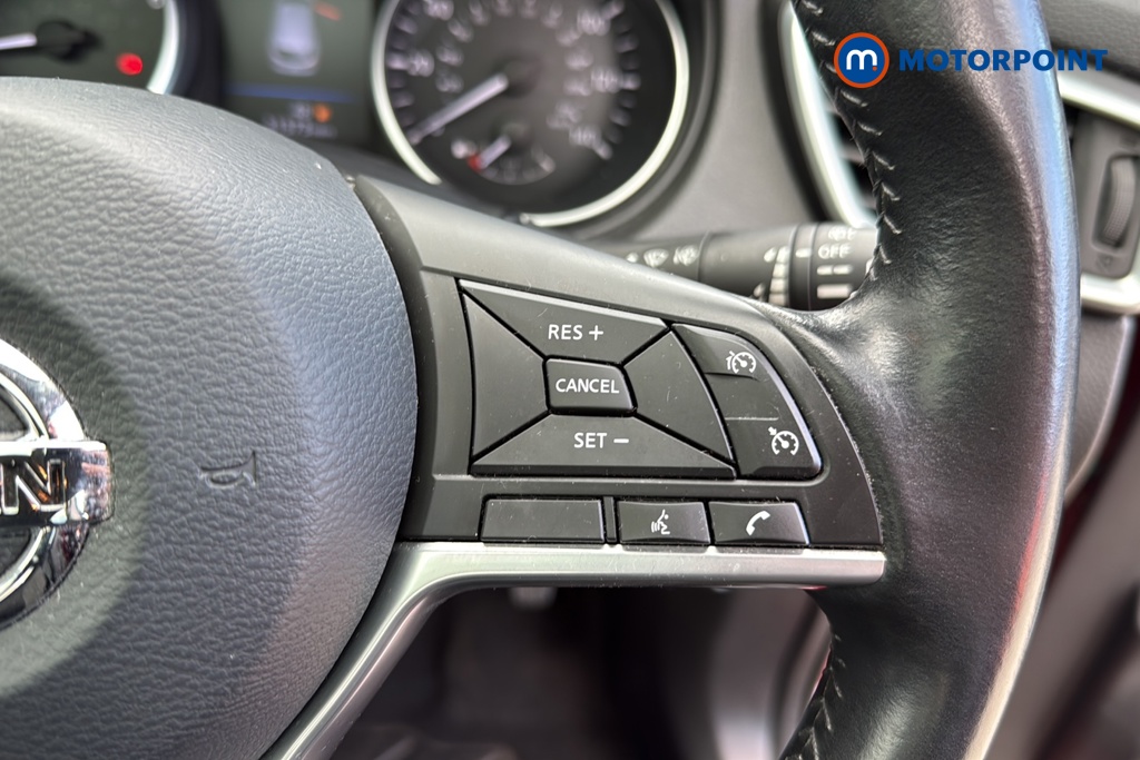 Nissan Qashqai N-Connecta Manual Petrol SUV - Stock Number (1647688) - 3rd supplementary image