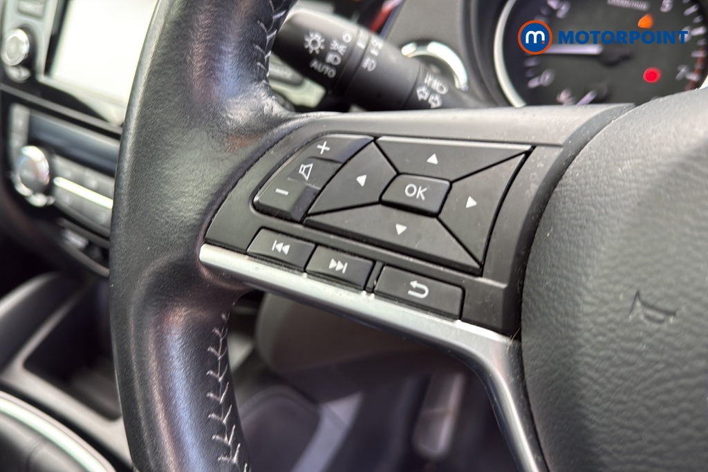 Nissan Qashqai N-Connecta Manual Petrol SUV - Stock Number (1647688) - 4th supplementary image