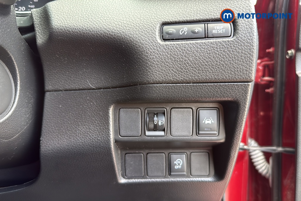 Nissan Qashqai N-Connecta Manual Petrol SUV - Stock Number (1647688) - 11th supplementary image