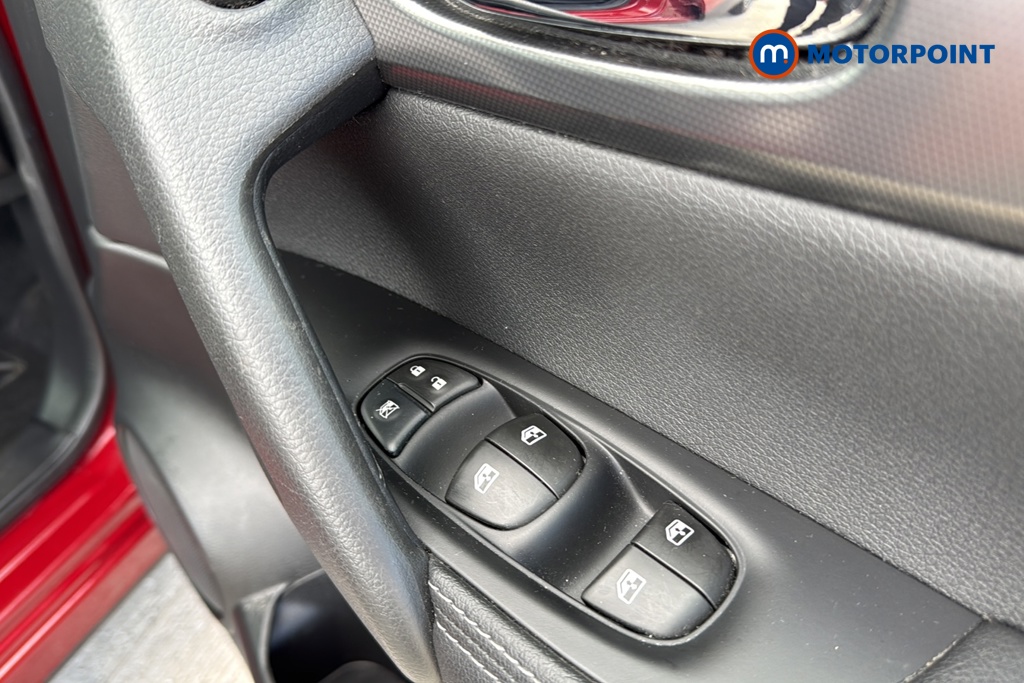 Nissan Qashqai N-Connecta Manual Petrol SUV - Stock Number (1647688) - 19th supplementary image