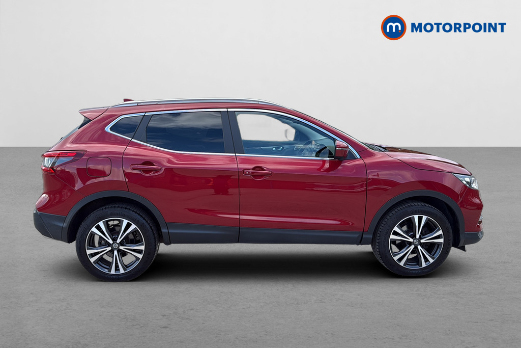 Nissan Qashqai N-Connecta Manual Petrol SUV - Stock Number (1647688) - Passenger side