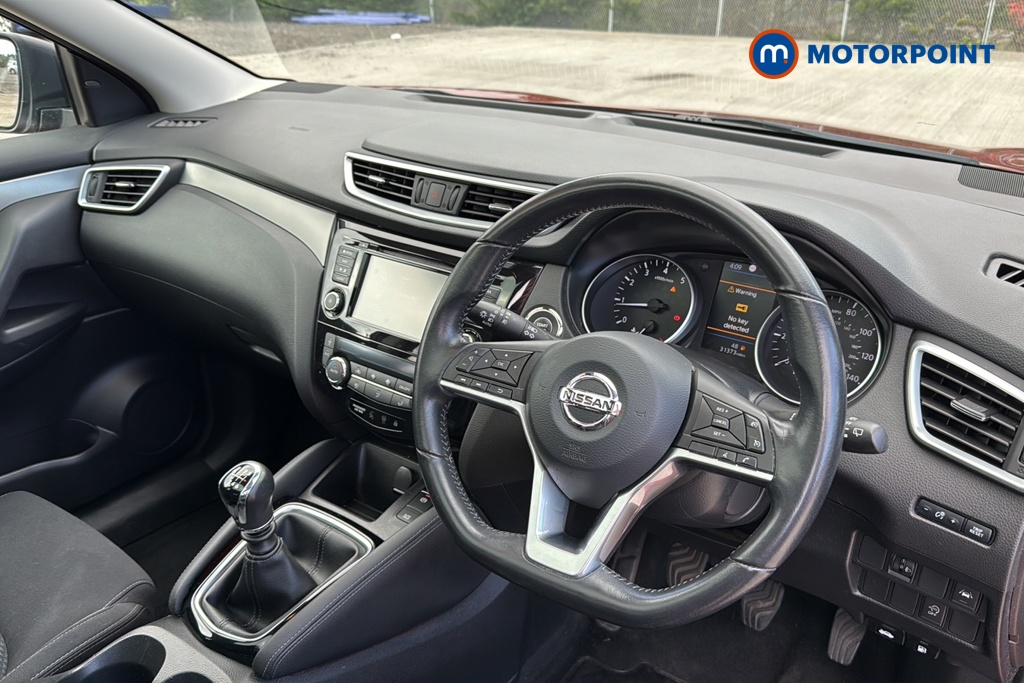 Nissan Qashqai N-Connecta Manual Petrol SUV - Stock Number (1647688) - 1st supplementary image