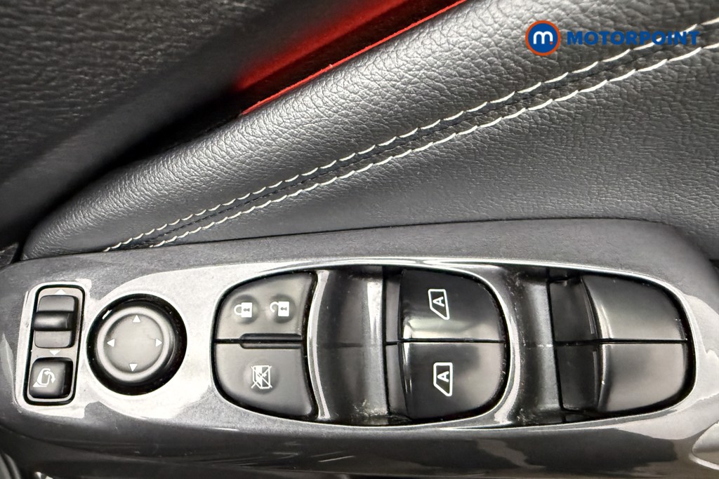 Nissan Juke N-Connecta Manual Petrol SUV - Stock Number (1647767) - 19th supplementary image