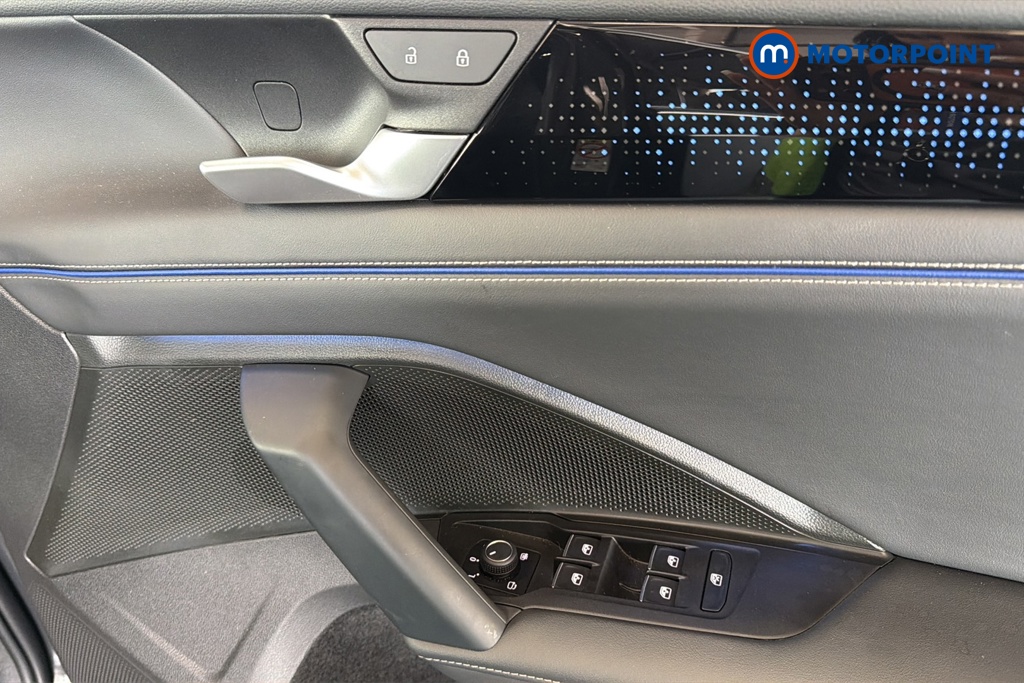 Volkswagen Tiguan R-Line Automatic Petrol SUV - Stock Number (1647795) - 19th supplementary image