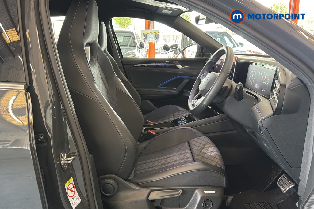 Volkswagen Tiguan R-Line Automatic Petrol SUV - Stock Number (1647795) - 22nd supplementary image