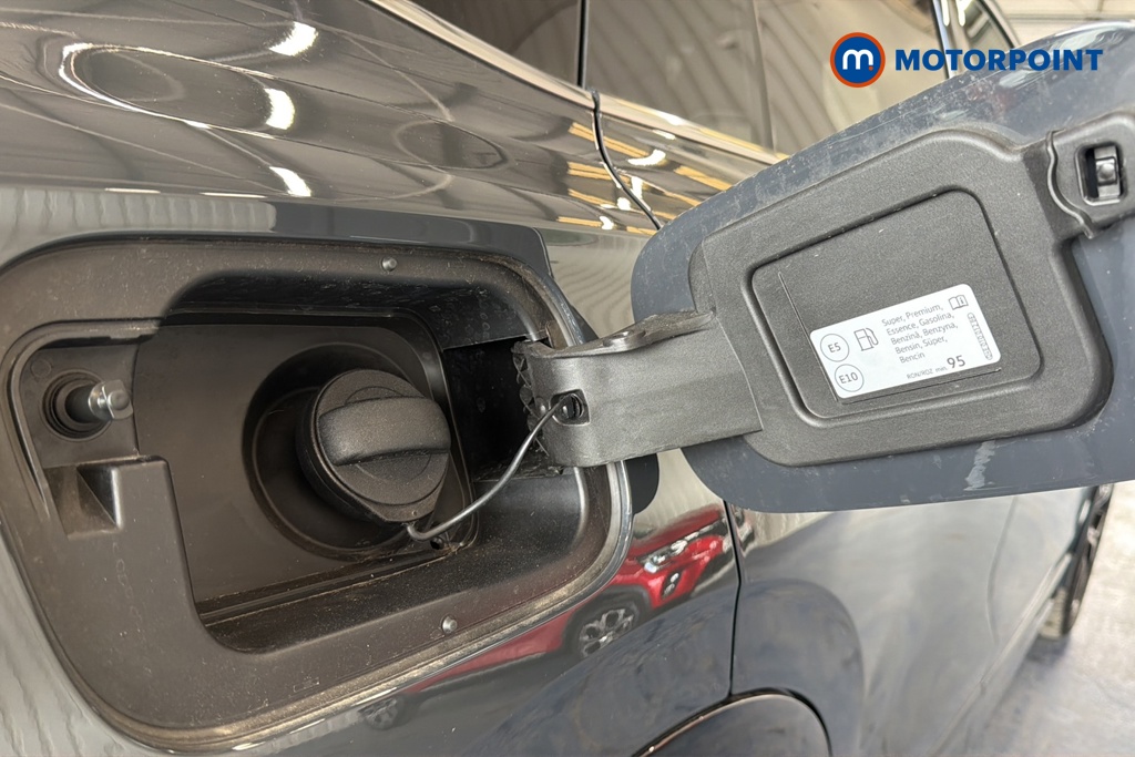 Volkswagen Tiguan R-Line Automatic Petrol SUV - Stock Number (1647795) - 41st supplementary image