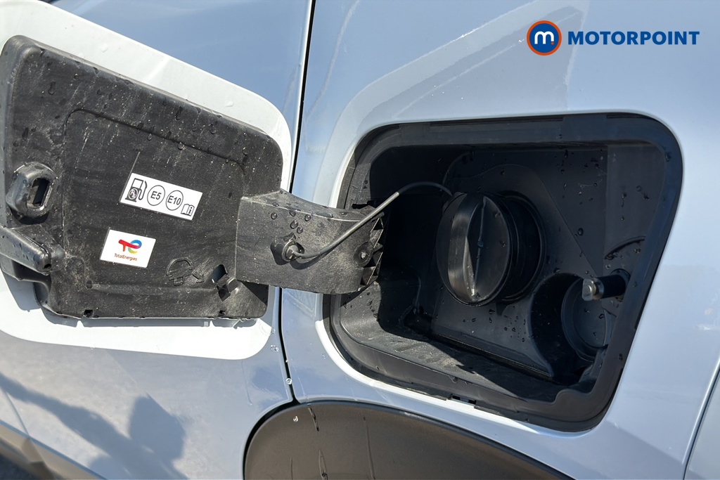 Peugeot 2008 Allure Automatic Petrol SUV - Stock Number (1647800) - 41st supplementary image