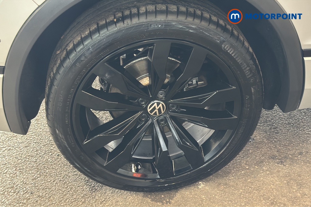 Volkswagen Tiguan Black Edition Automatic Petrol Plug-In Hybrid SUV - Stock Number (1648025) - 46th supplementary image