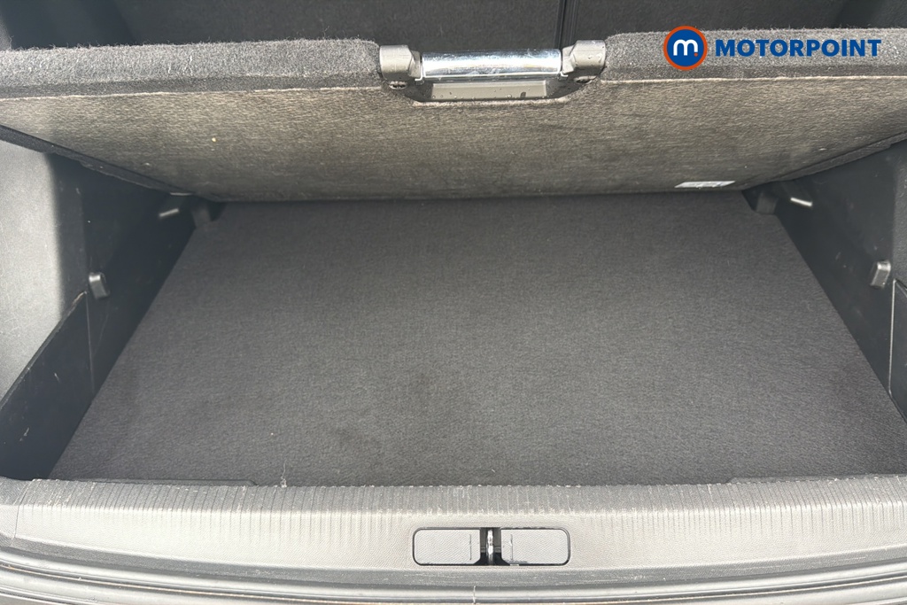 Peugeot 2008 Allure Premium Automatic Petrol SUV - Stock Number (1648385) - 33rd supplementary image
