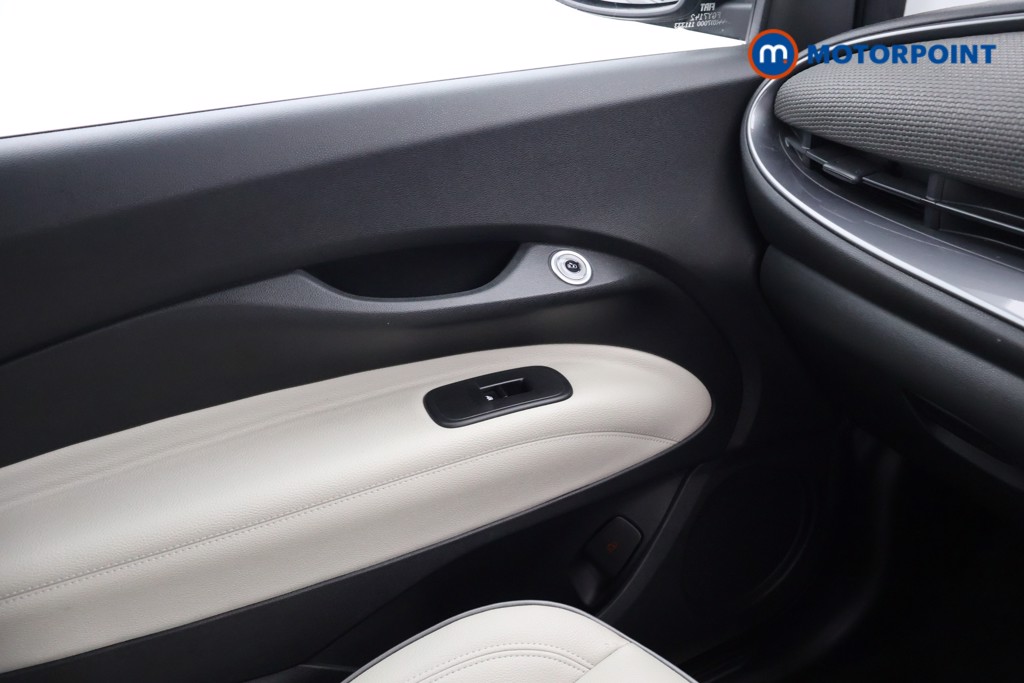Fiat 500 La Prima Automatic Electric Convertible - Stock Number (1648572) - 11th supplementary image
