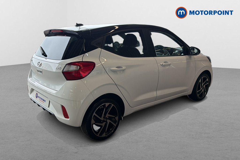Hyundai I10 Premium Automatic Petrol Hatchback - Stock Number (1648601) - Passenger side rear corner