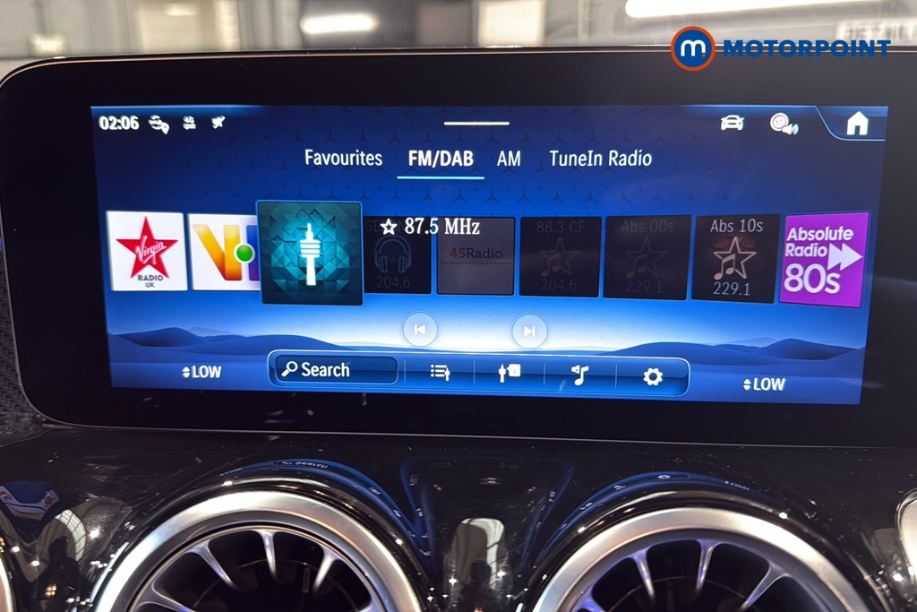 Mercedes-Benz GLB Amg Line Automatic Petrol SUV - Stock Number (1649082) - 8th supplementary image