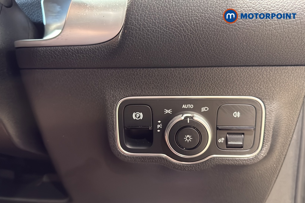 Mercedes-Benz GLB Amg Line Automatic Petrol SUV - Stock Number (1649082) - 11th supplementary image