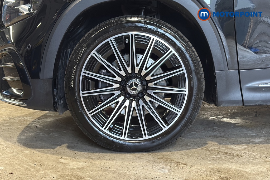Mercedes-Benz GLB Amg Line Automatic Petrol SUV - Stock Number (1649082) - 44th supplementary image