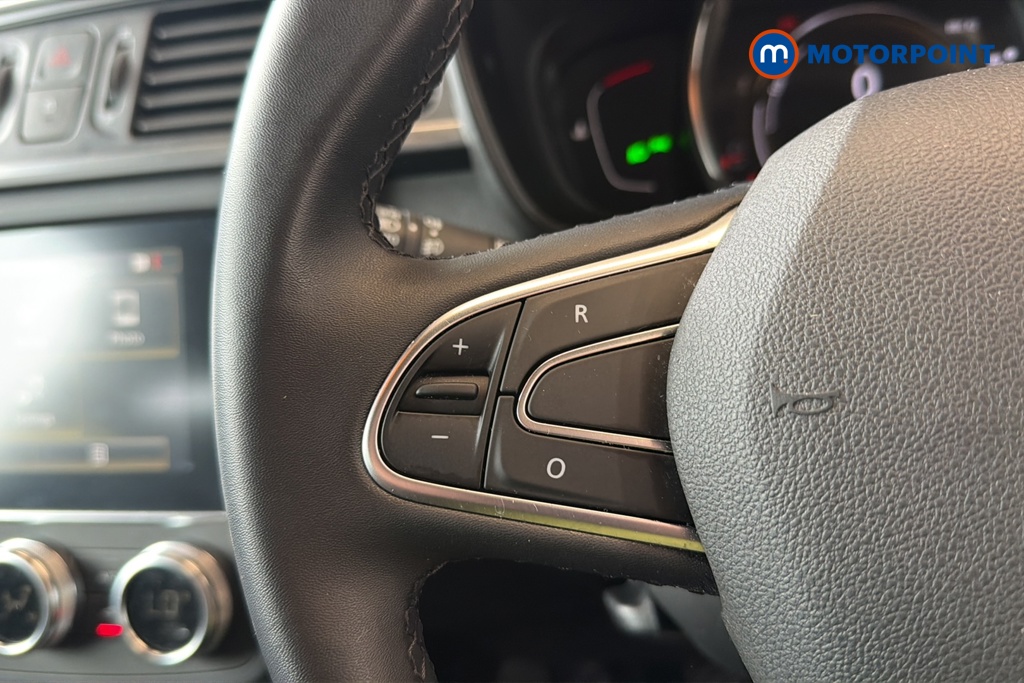 Renault Kadjar Iconic Manual Petrol SUV - Stock Number (1649452) - 4th supplementary image