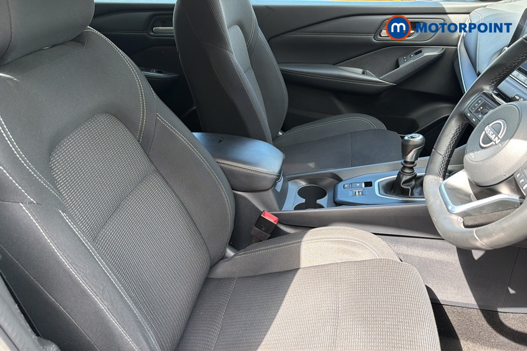 Nissan Qashqai Acenta Premium Manual Petrol SUV - Stock Number (1649660) - 22nd supplementary image