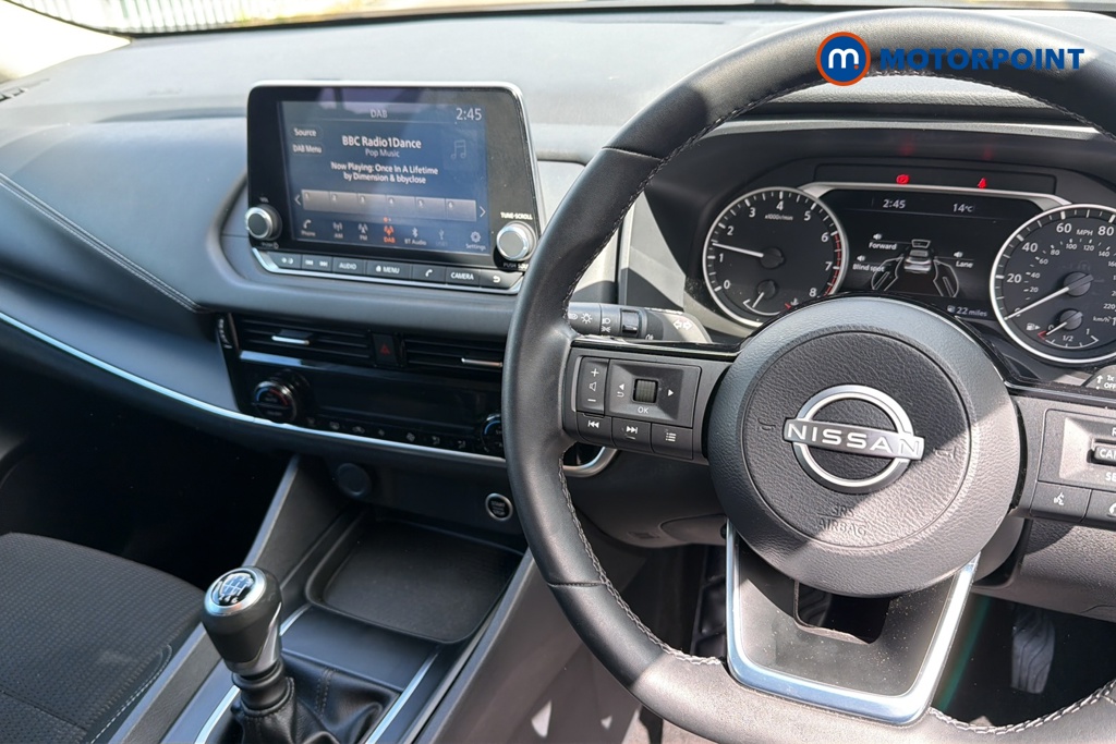 Nissan Qashqai Acenta Premium Manual Petrol SUV - Stock Number (1649660) - 1st supplementary image