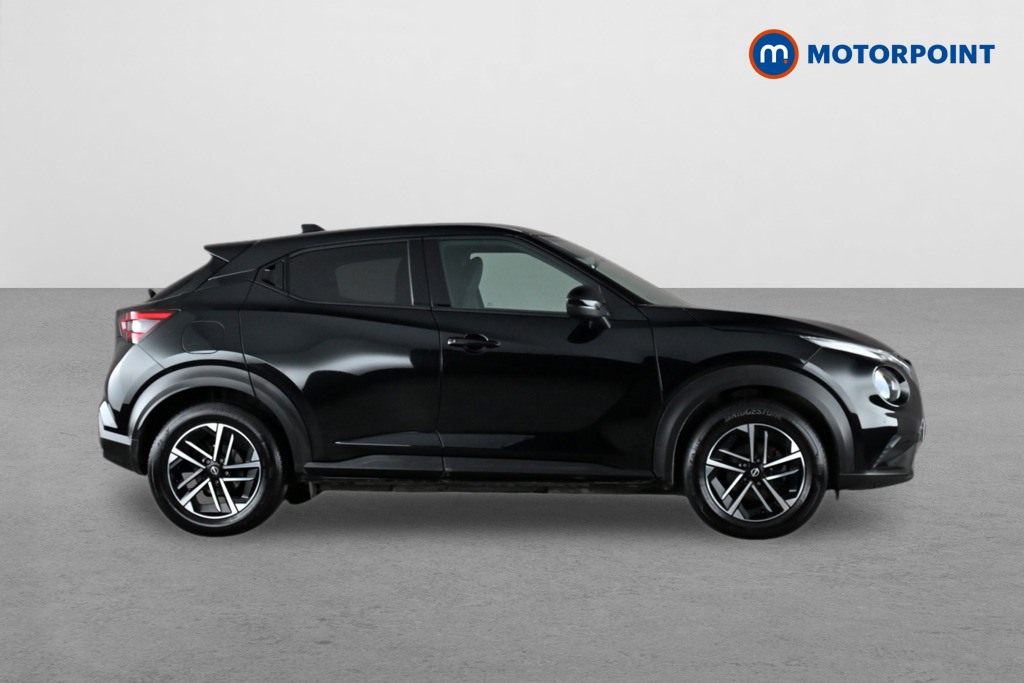 Nissan Juke N-Connecta Manual Petrol SUV - Stock Number (1635882) - Drivers side