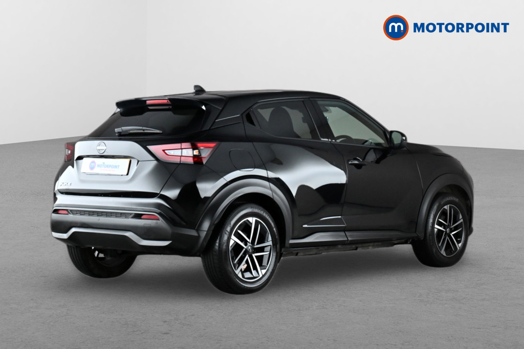 Nissan Juke N-Connecta Manual Petrol SUV - Stock Number (1635882) - Drivers side rear corner