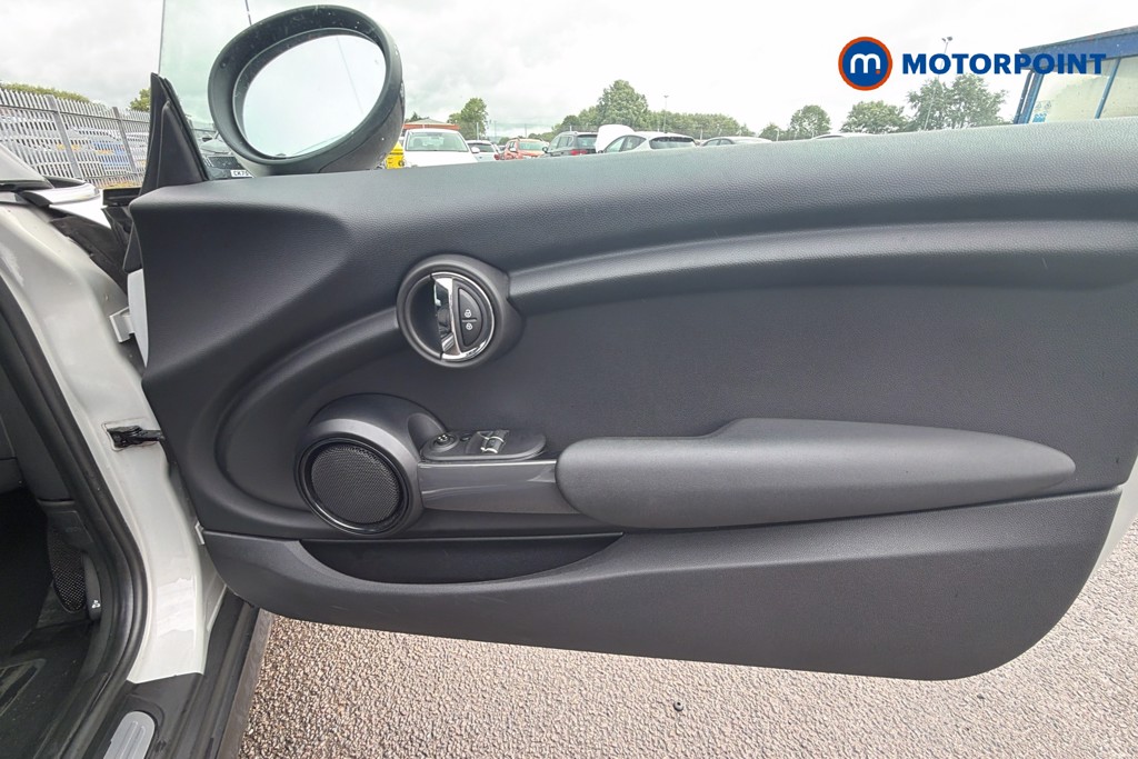 Mini Hatchback Cooper Classic Manual Petrol Hatchback - Stock Number (1639044) - 19th supplementary image