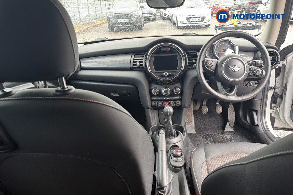 Mini Hatchback Cooper Classic Manual Petrol Hatchback - Stock Number (1639044) - 1st supplementary image