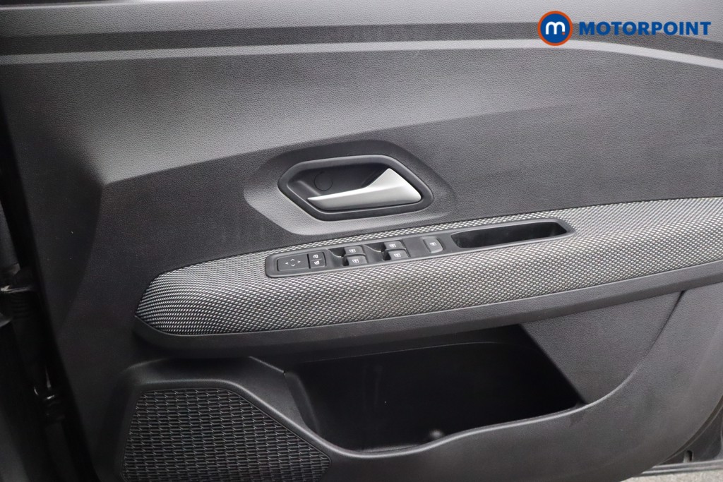 Dacia Sandero Expression Manual Petrol Hatchback - Stock Number (1641198) - 9th supplementary image
