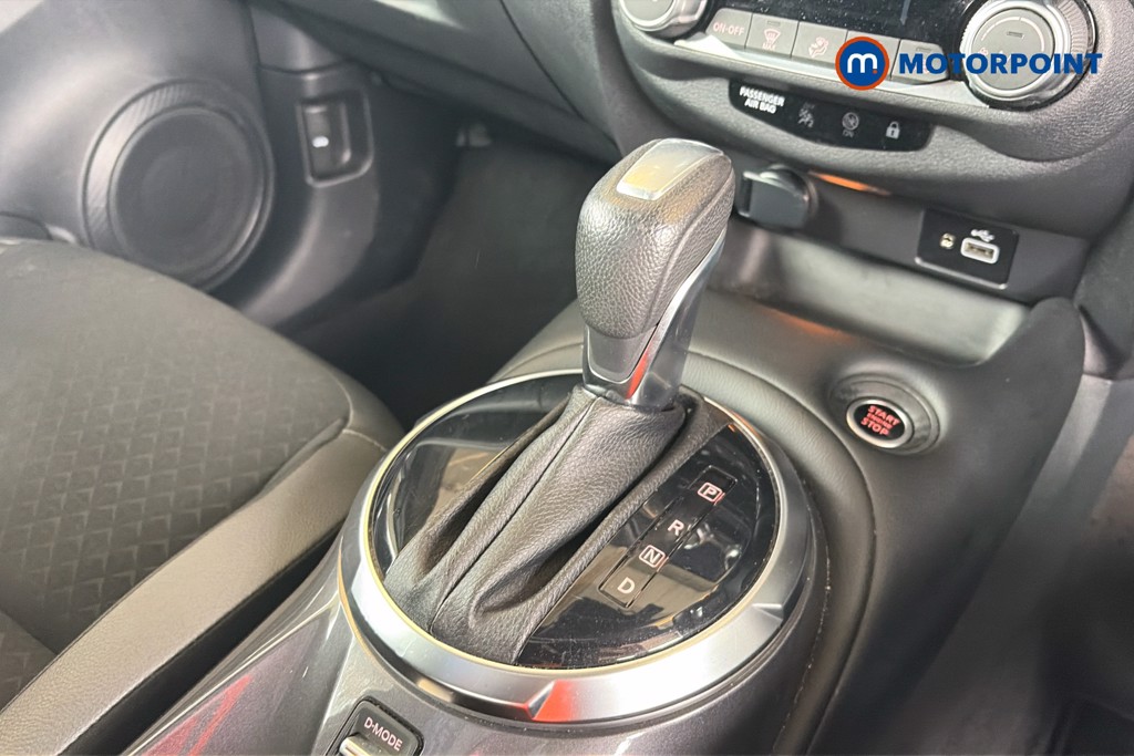 Nissan Juke N-Connecta Automatic Petrol SUV - Stock Number (1641230) - 15th supplementary image