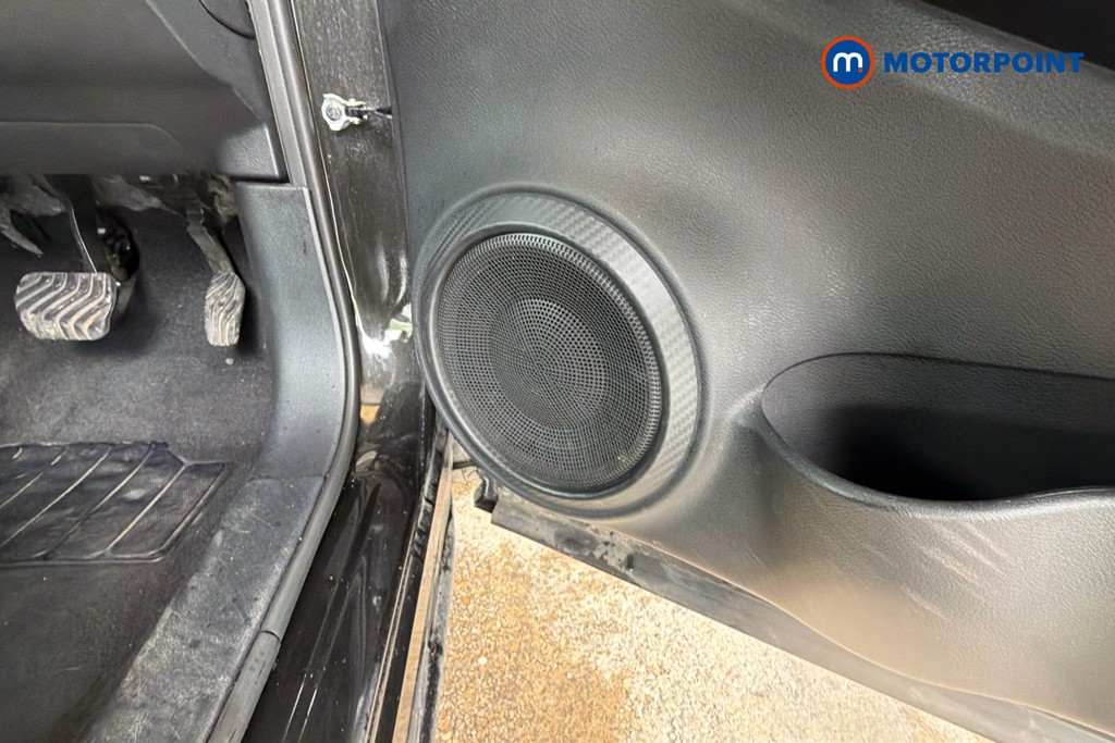 Nissan Juke N-Connecta Automatic Petrol SUV - Stock Number (1641230) - 21st supplementary image