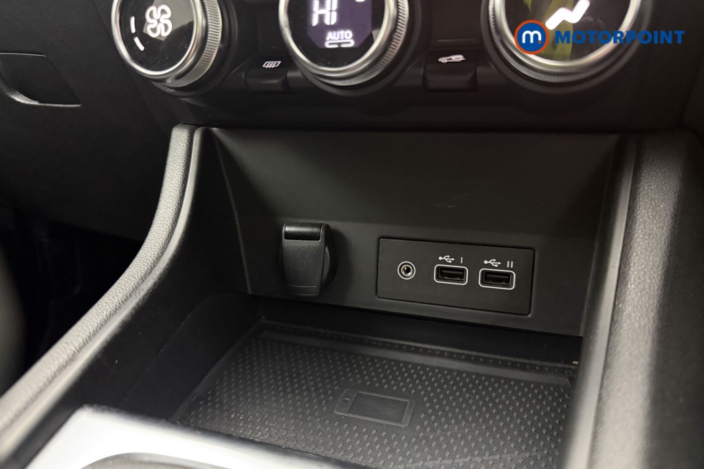 Renault Captur Techno Manual Petrol SUV - Stock Number (1642364) - 15th supplementary image