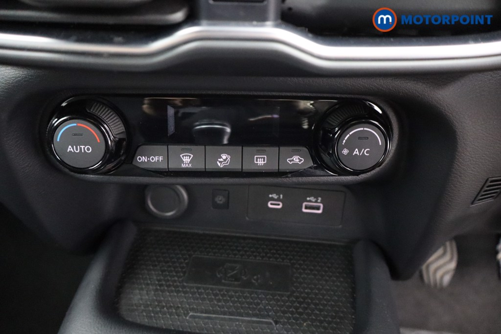 Nissan Juke N-Connecta Manual Petrol SUV - Stock Number (1642390) - 3rd supplementary image