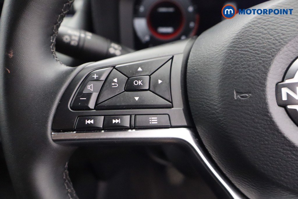 Nissan Juke N-Connecta Manual Petrol SUV - Stock Number (1642390) - 5th supplementary image