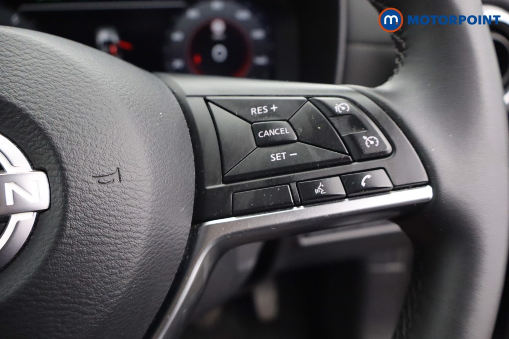 Nissan Juke N-Connecta Manual Petrol SUV - Stock Number (1642390) - 6th supplementary image