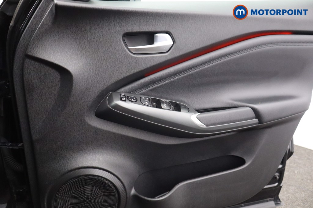 Nissan Juke N-Connecta Manual Petrol SUV - Stock Number (1642390) - 9th supplementary image