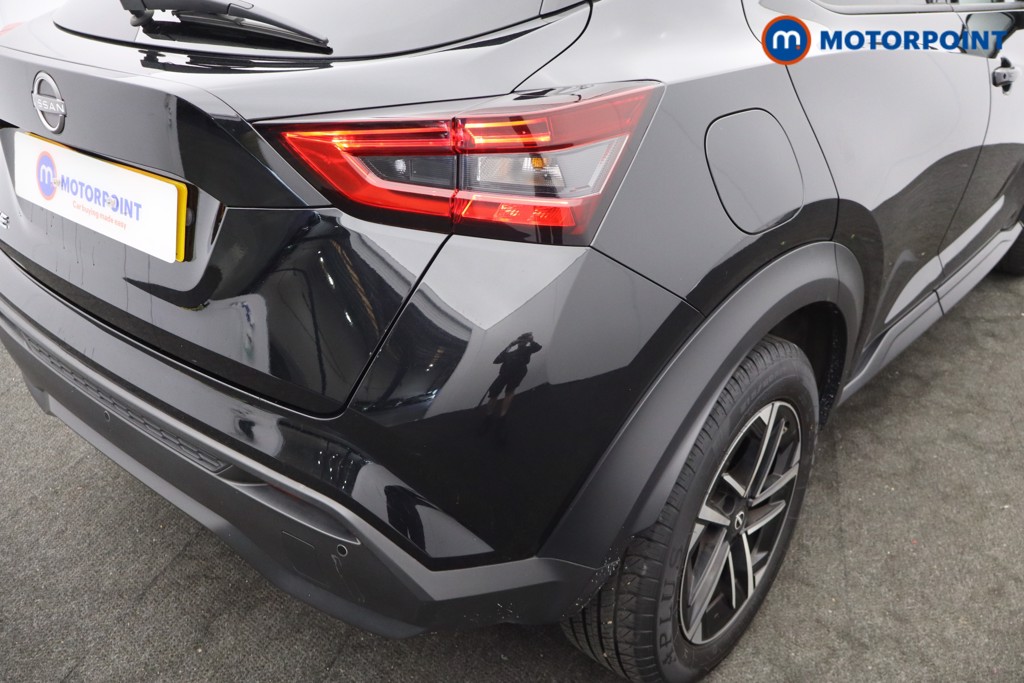 Nissan Juke N-Connecta Manual Petrol SUV - Stock Number (1642390) - 15th supplementary image