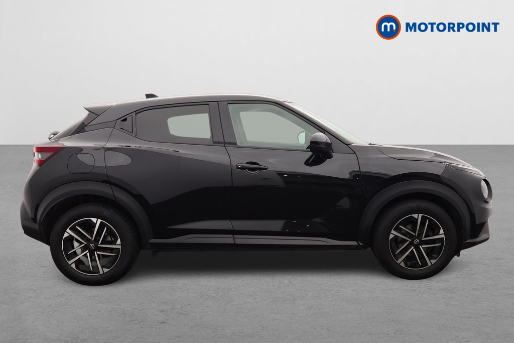 Nissan Juke N-Connecta Manual Petrol SUV - Stock Number (1642390) - Drivers side