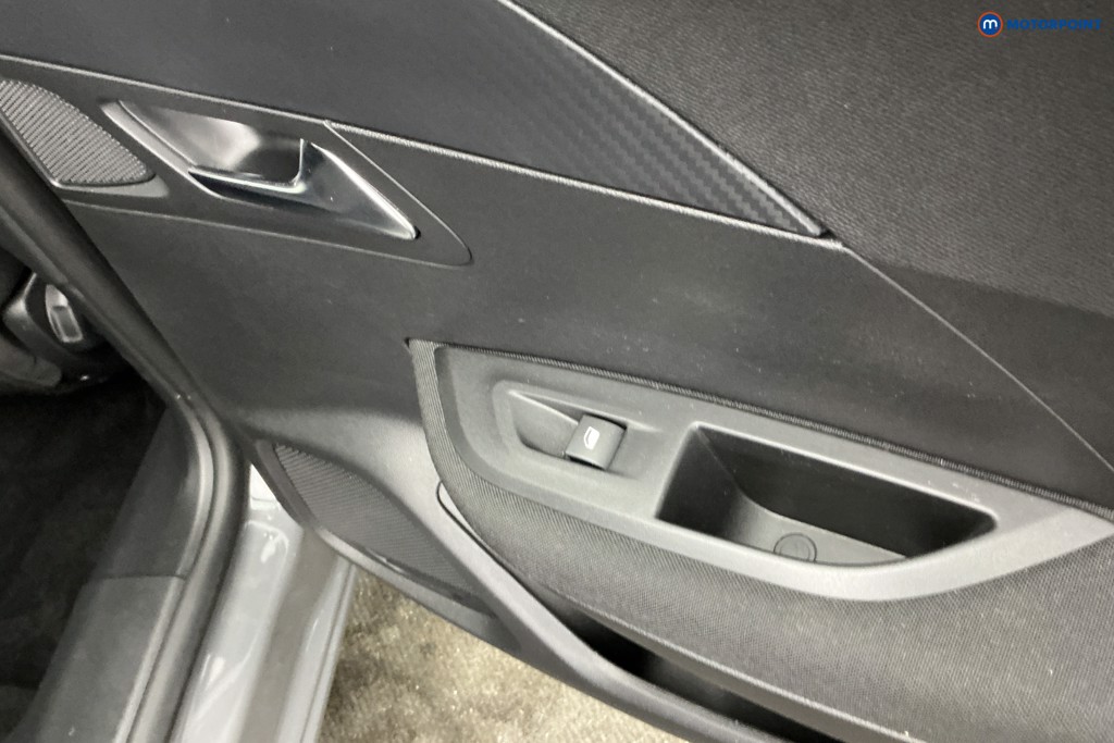 Peugeot 2008 Active Manual Petrol SUV - Stock Number (1643945) - 27th supplementary image