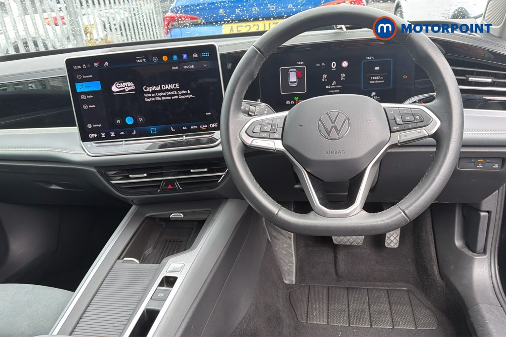 Volkswagen Passat Life Automatic Petrol Plug-In Hybrid Estate - Stock Number (1644309) - 2nd supplementary image