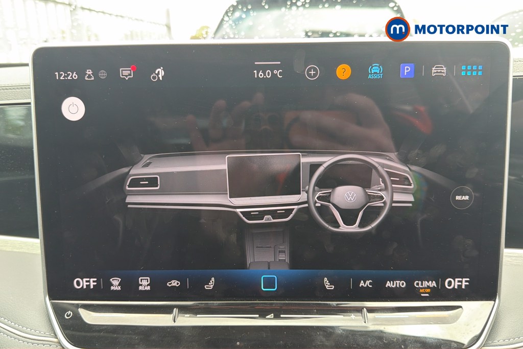 Volkswagen Passat Life Automatic Petrol Plug-In Hybrid Estate - Stock Number (1644309) - 12th supplementary image