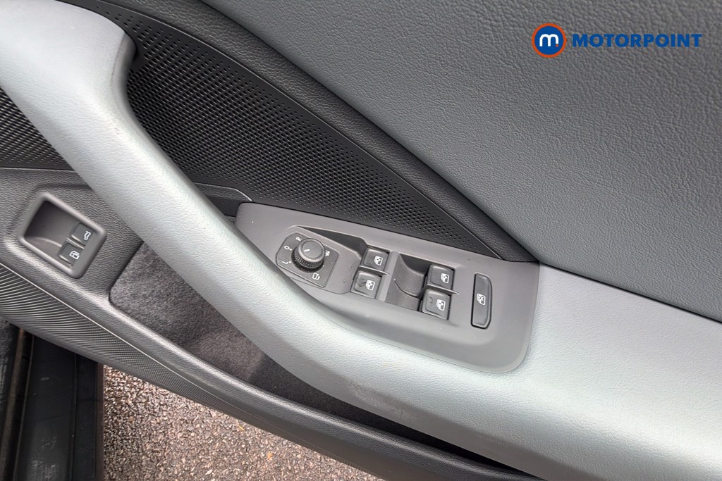 Volkswagen Passat Life Automatic Petrol Plug-In Hybrid Estate - Stock Number (1644309) - 20th supplementary image