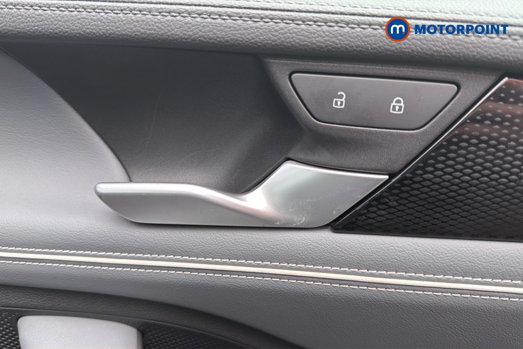Volkswagen Passat Life Automatic Petrol Plug-In Hybrid Estate - Stock Number (1644309) - 42nd supplementary image